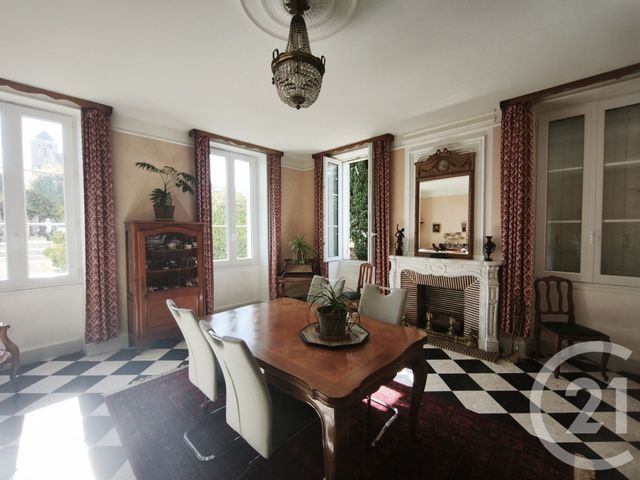 maison à vendre - 10 pièces - 324.7 m2 - ST ROMAIN DE BENET - 17 - POITOU-CHARENTES - Century 21 Grand Large