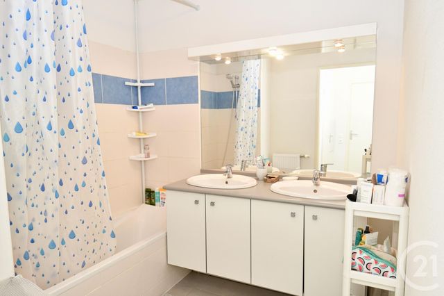 Appartement F3 à louer - 3 pièces - 62.22 m2 - ROYAN - 17 - POITOU-CHARENTES - Century 21 Grand Large