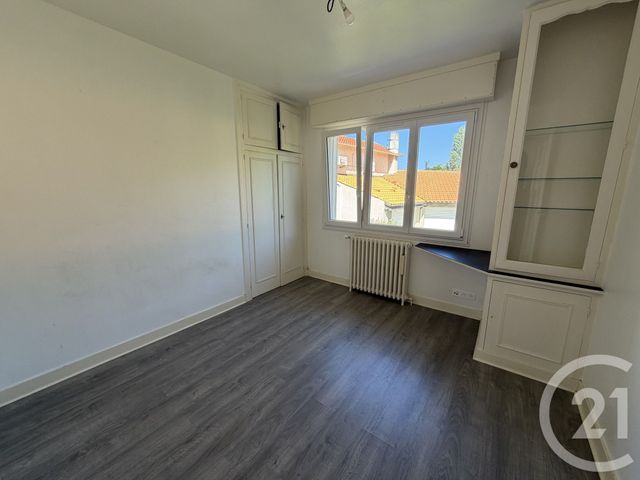 Appartement F5 à louer - 5 pièces - 129.2 m2 - ROYAN - 17 - POITOU-CHARENTES - Century 21 Grand Large