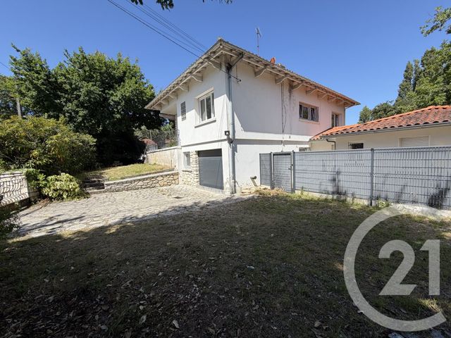 Appartement F5 à louer - 5 pièces - 129.2 m2 - ROYAN - 17 - POITOU-CHARENTES - Century 21 Grand Large