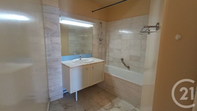 Appartement à louer - 2 pièces - 54.53 m2 - ROYAN - 17 - POITOU-CHARENTES - Century 21 Grand Large