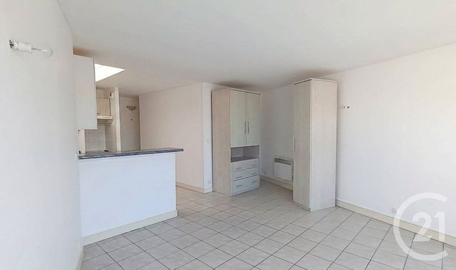 Appartement à louer - 2 pièces - 54.53 m2 - ROYAN - 17 - POITOU-CHARENTES - Century 21 Grand Large