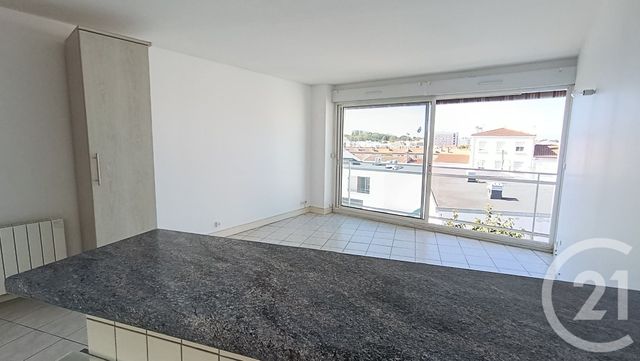 Appartement à louer - 2 pièces - 54.53 m2 - ROYAN - 17 - POITOU-CHARENTES - Century 21 Grand Large