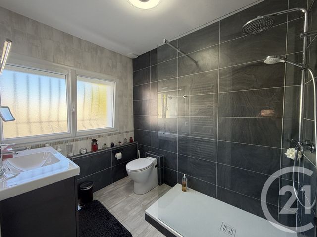 Appartement F3 à vendre - 3 pièces - 95.27 m2 - ROYAN - 17 - POITOU-CHARENTES - Century 21 Grand Large