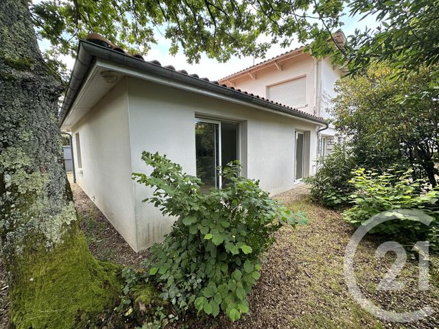Appartement F5 à louer - 5 pièces - 135.7 m2 - ROYAN - 17 - POITOU-CHARENTES - Century 21 Grand Large